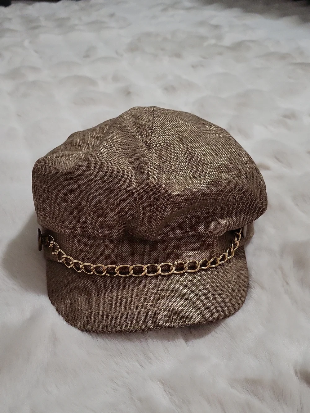 Bebe News Boy Metalic Gold Woven Fabric Hat With Gold Link Chain